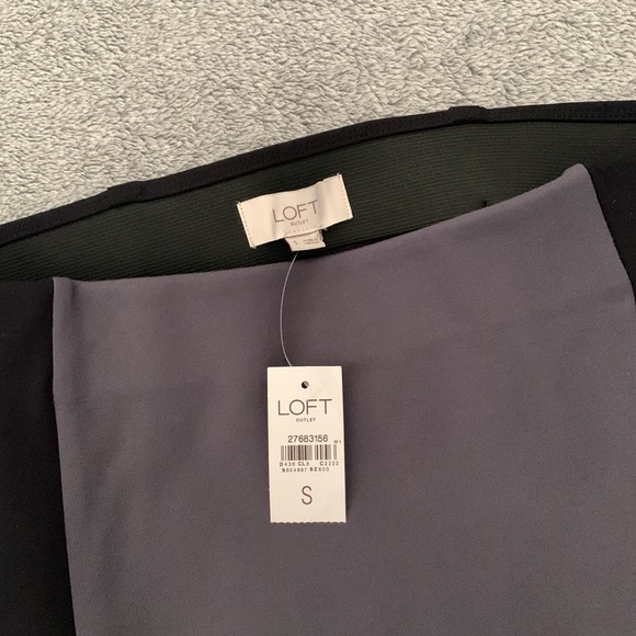 NWOT Ann Taylor Loft Outlet- Colorblock Black and Grey Mini Straight Skirt S - Picture 3 of 4